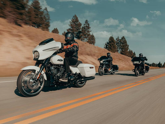 Harley-Davidson Motorcycle Audio Guide: Handlebar Space, Controls, and 12V Power
